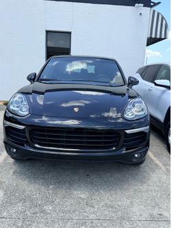 2018 Porsche Cayenne Platinum Edition