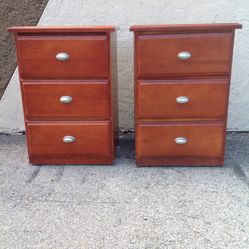 Beautiful Pair of JTB Nightstands For Sale!! 