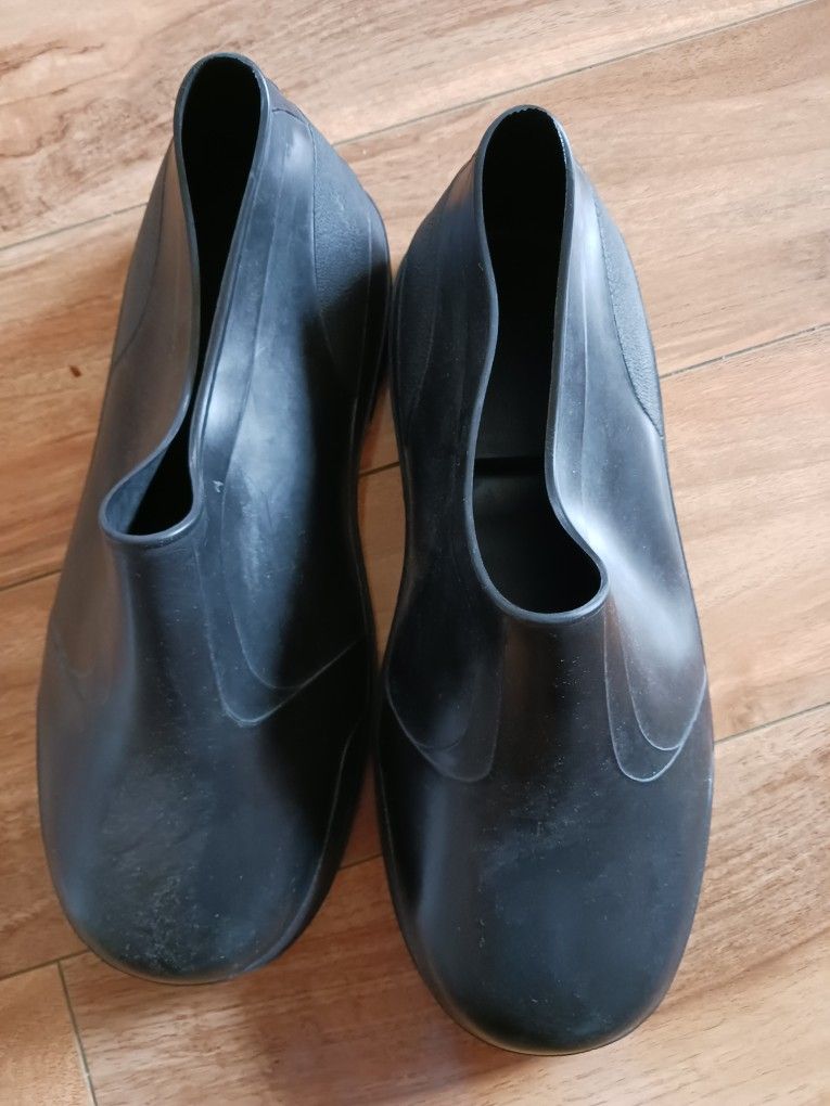Bata Black Overshoes Unisex