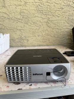 INFOCUS MINI PROJECTOR IN1100 VGA, S-Video, video Port Very good imagen. 398hrs lamp