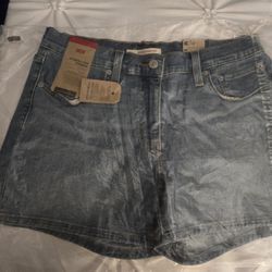 Women's Levi's Mid-length Shorts 