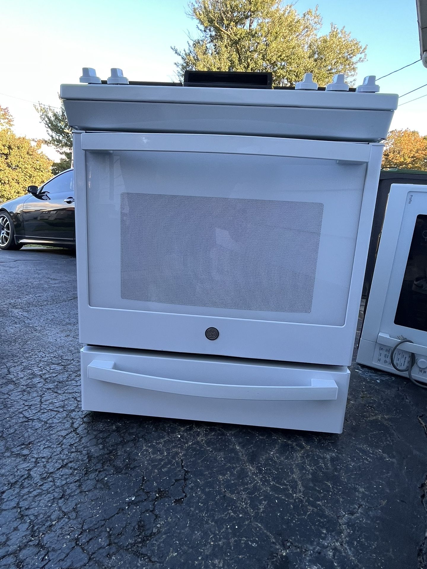GE Profile Gas Stove And Microwave for Sale in Alpha, NJ OfferUp