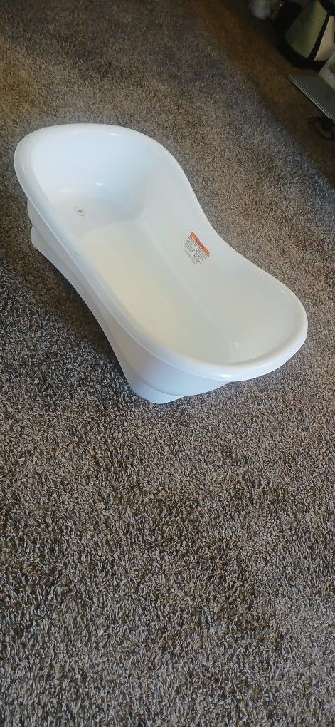 Baby White Tub