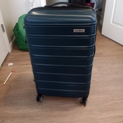 Samsonite Midsize Luggage