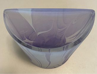 FROSTED PURPLE & WHITE SWIRL GLASS VASE