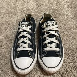 Converse All Star low top black and white trainers sneakers kids size 2.5