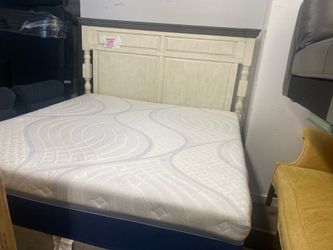 COZY KING  BED COMPLETE
