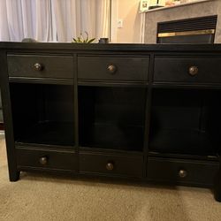 Free Entertainment Unit 
