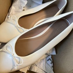 Women’s Flats Size 9