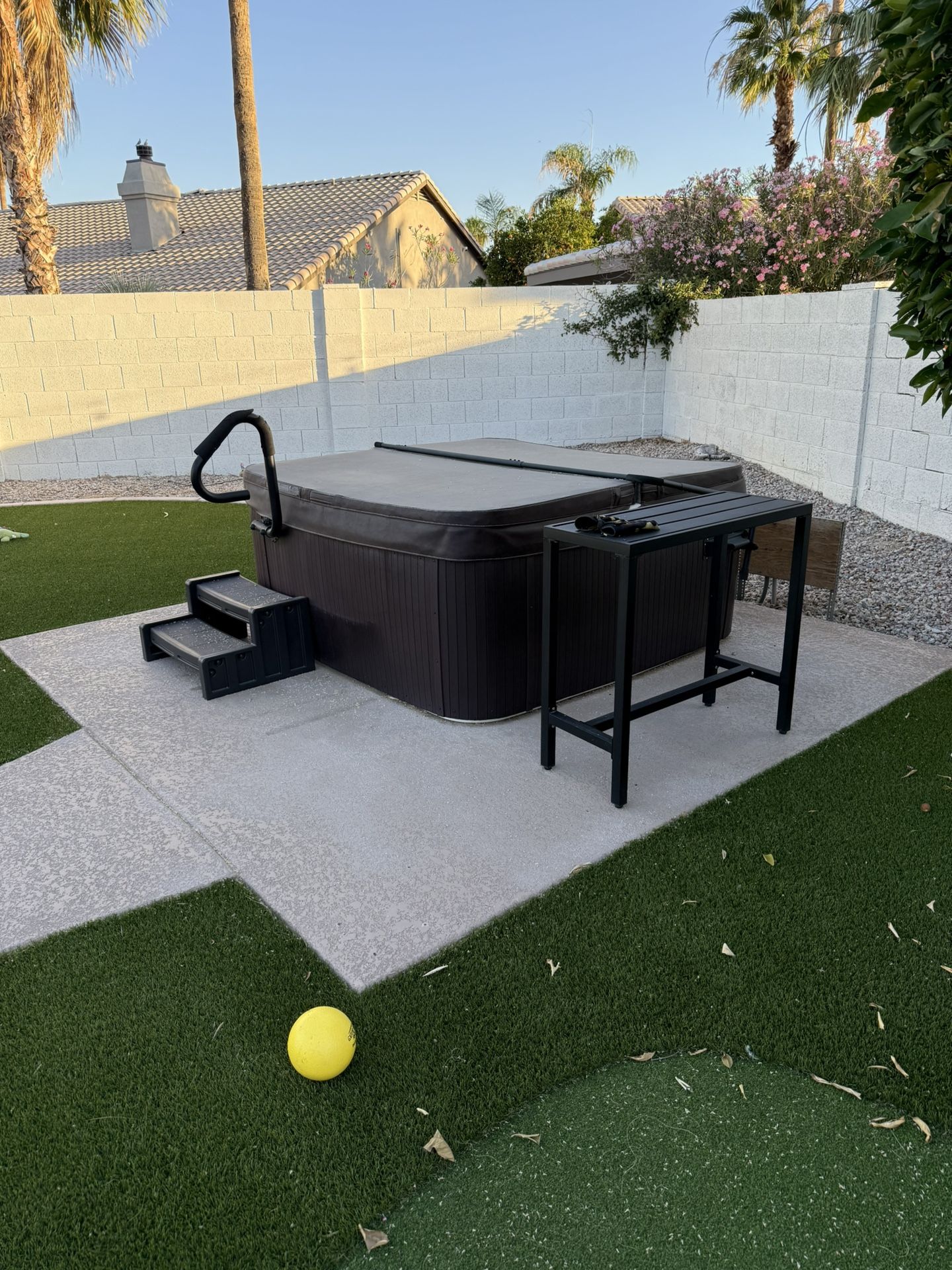 Aquaterra Hot Tub For Sale!!!