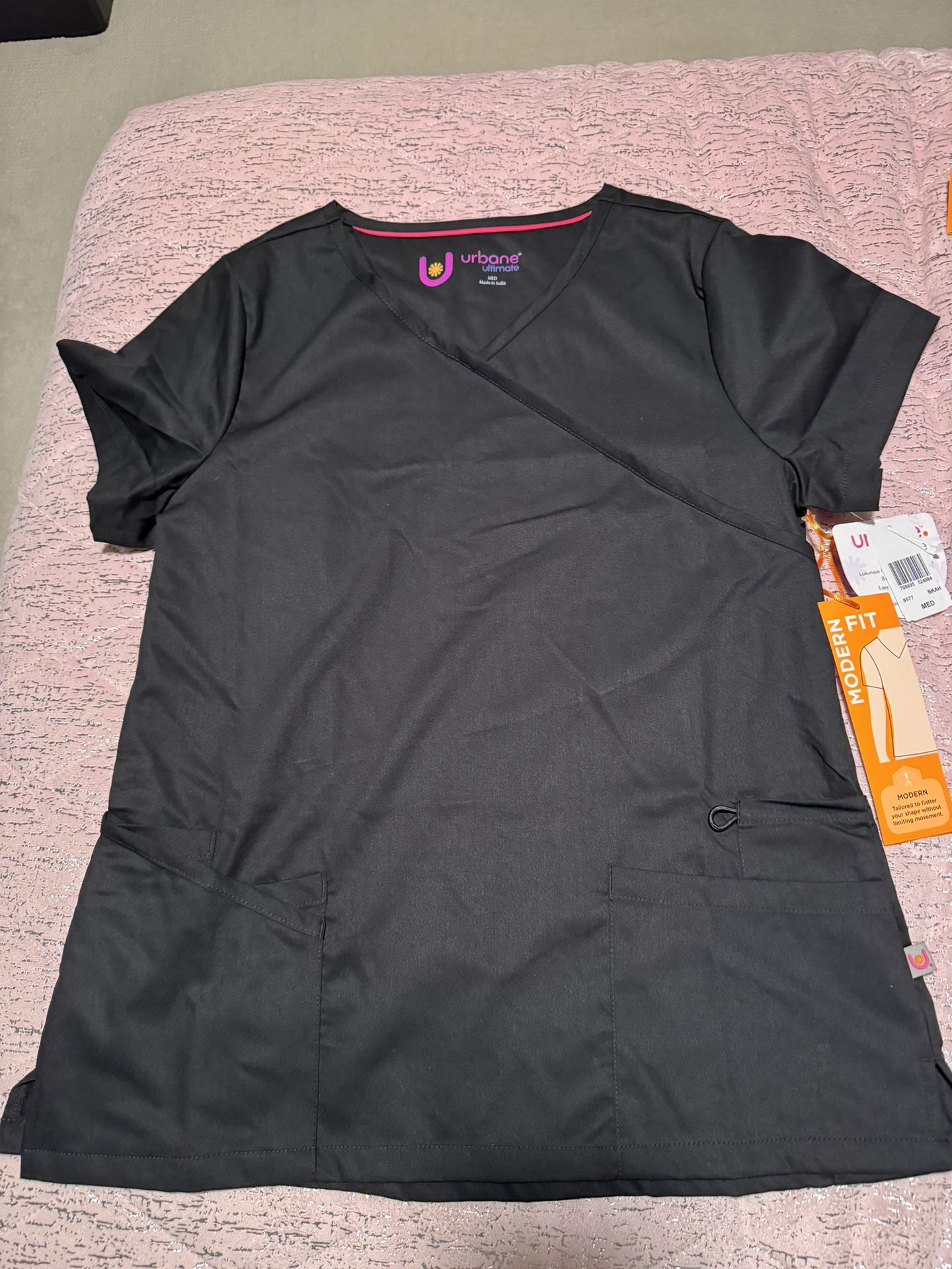 Nwt Womens Size Medium Urbane Ultimate Black Scrub Top