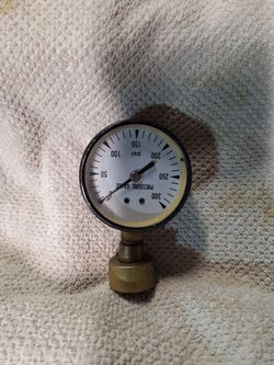 Analog Pressure Gauge 0–300 PSI