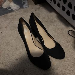 Gianni Bini Black Suede Pumps