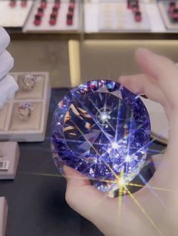 The synthetic diamond has a hardness of 10.28 and a very high purity. It is very beautiful as a decorative item at home.