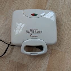 Toastmaster 2-Square Waffle Iron