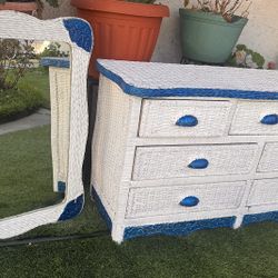 Dresser With Mirror 