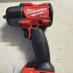 Milwaukee M18 Fuel 3/8 Impact Wrench 