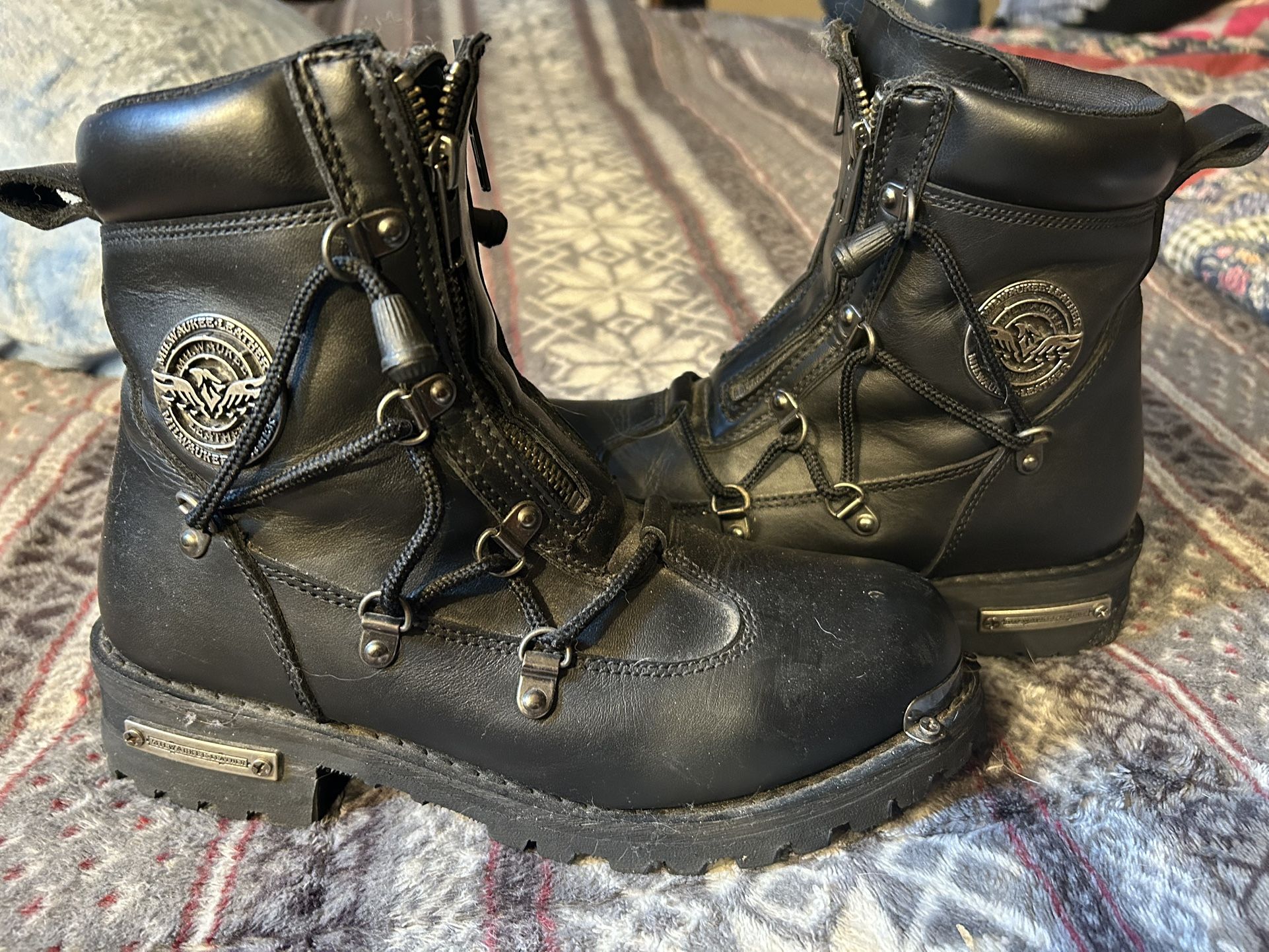 Ladies Milwaukee Boots