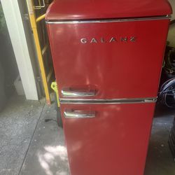 Galanz  Vintage Refrigerator
