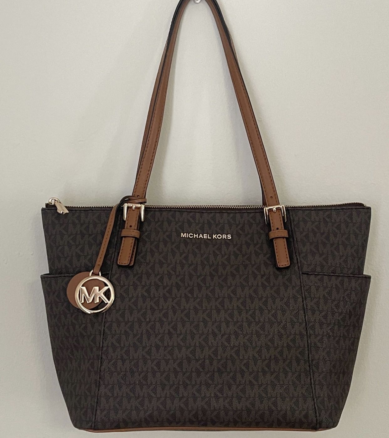Michael Kors jet Set Travel Tote for Sale in New York, NY - OfferUp