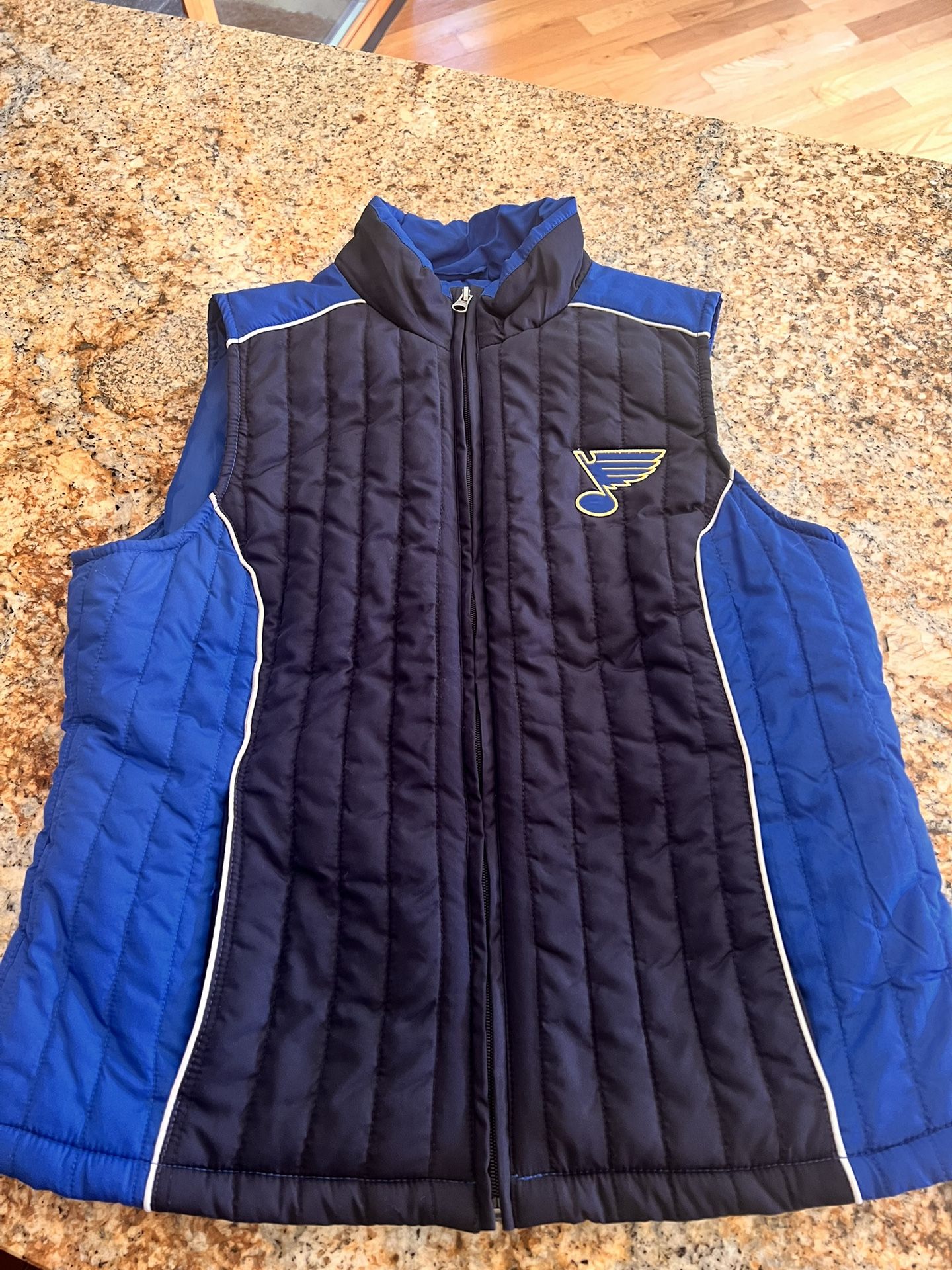 St. Louis Blues NHL Puffer Vest by G-III Sports – Size Medium