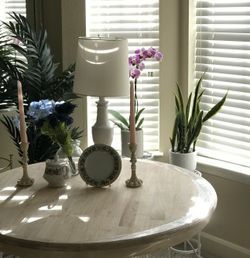 Round Top Pedestal Dining Table