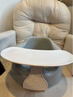 Bumbo with tray