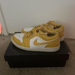 Yellow Dunks 