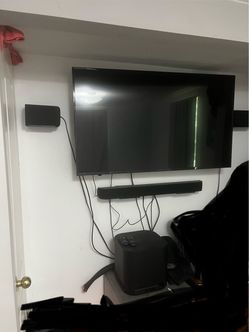 Roku TV and speakers $150