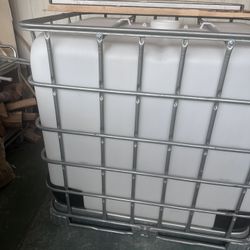 Water Tank With Frame 