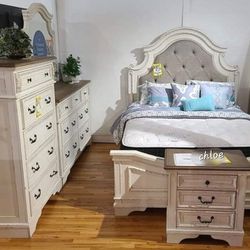 
◇ASK DISCOUNT COUPOn☆ queen King full twin bed dresser mirror nightstand bunk mattress box/3pcs《 
Realyn /Chipped White Upholstered Panel Bedroom Set