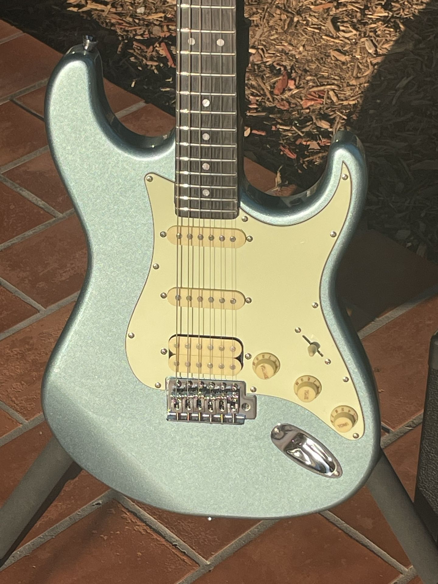 Guitar & Amp - New Tagima 540 Electric Guitar And Peavey Amp
