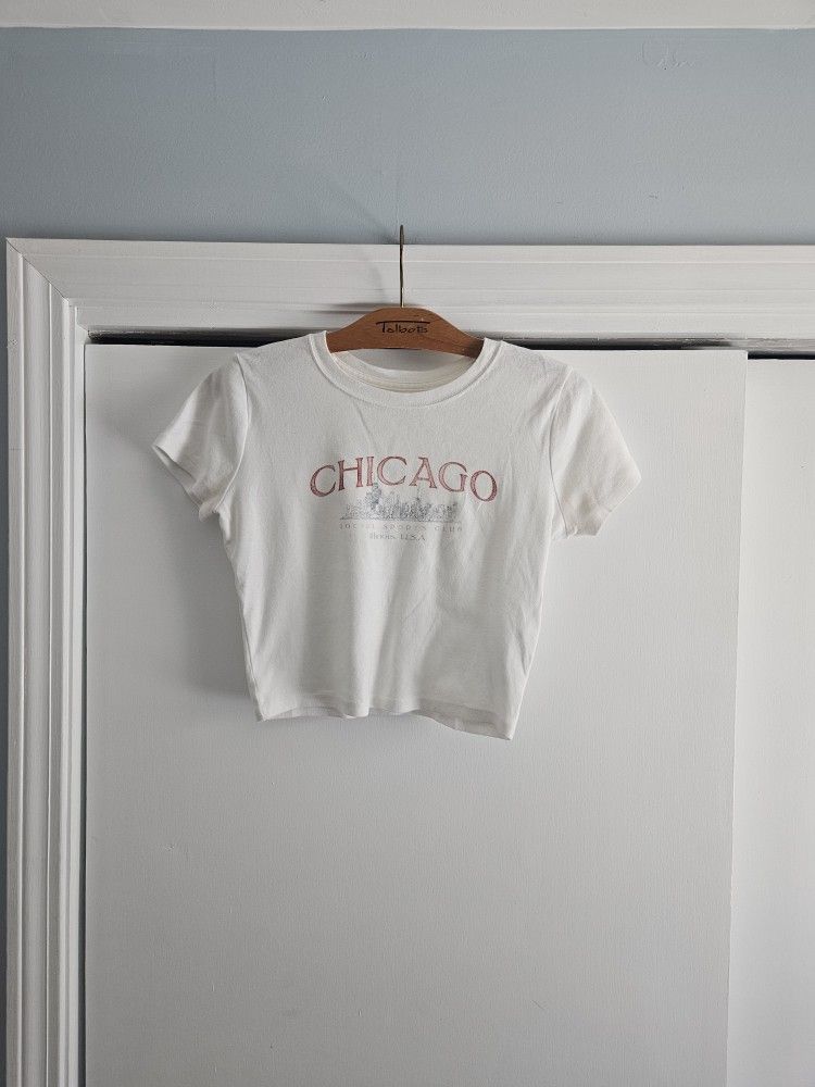 Hollister Chicago Baby White Medium Tee