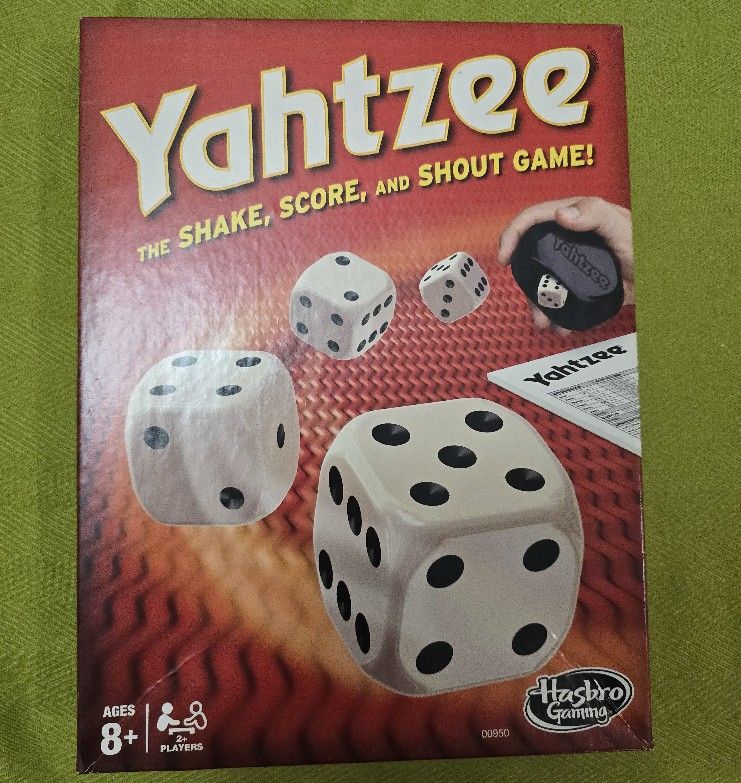Yahtzee Family Board Game New Factory Sealed Parker Bros Hasbro 8+ 2005