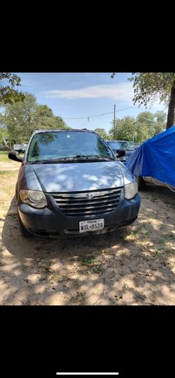 2005 Chrysler Town & Country