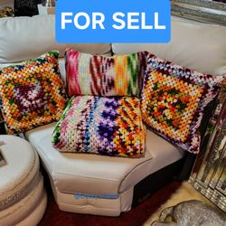 4 Knitted pillows