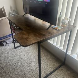 Computer Desk/Table - Wood 