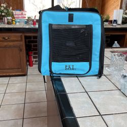 PET GEAR CARRIER.   