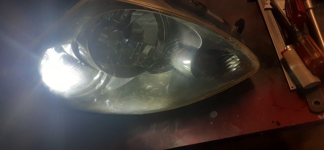 2003 infinity G35 4 Doors headlight hid