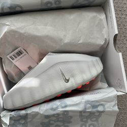 Women’s Nike MIND 001