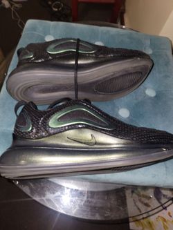 NIKE AIR MAX NIKE AIR MAX 720 LOW CUT/BLACK/METALLIC
