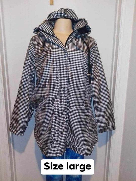 New Women's Raining/Wind Jacket Size Large