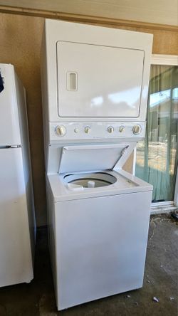 Frigidaire 27" Stacked Washer & Dryer Comb