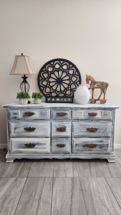 Dresser  .. Entry Table
