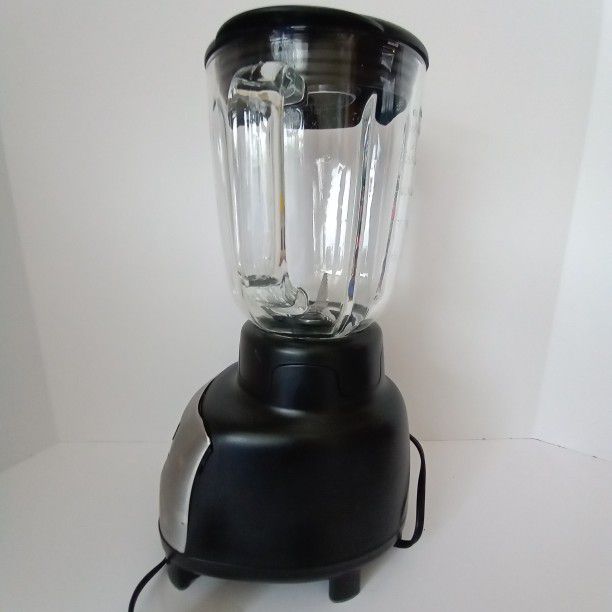 Farberware Digital Blender With Travel Cup 3D Auction