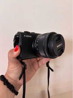 Canon EOS M200