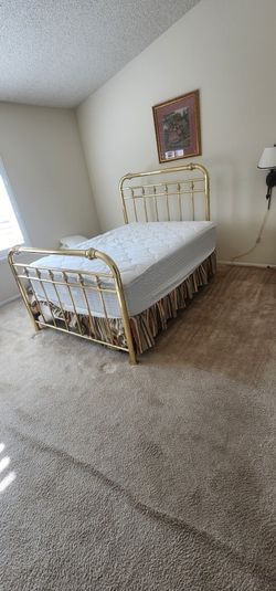 Full Size Bed