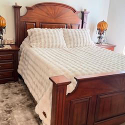 Queen Bedroom Set 