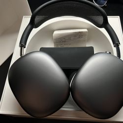 AirPods Max Space Gray for Sale in Los Angeles, CA - OfferUp