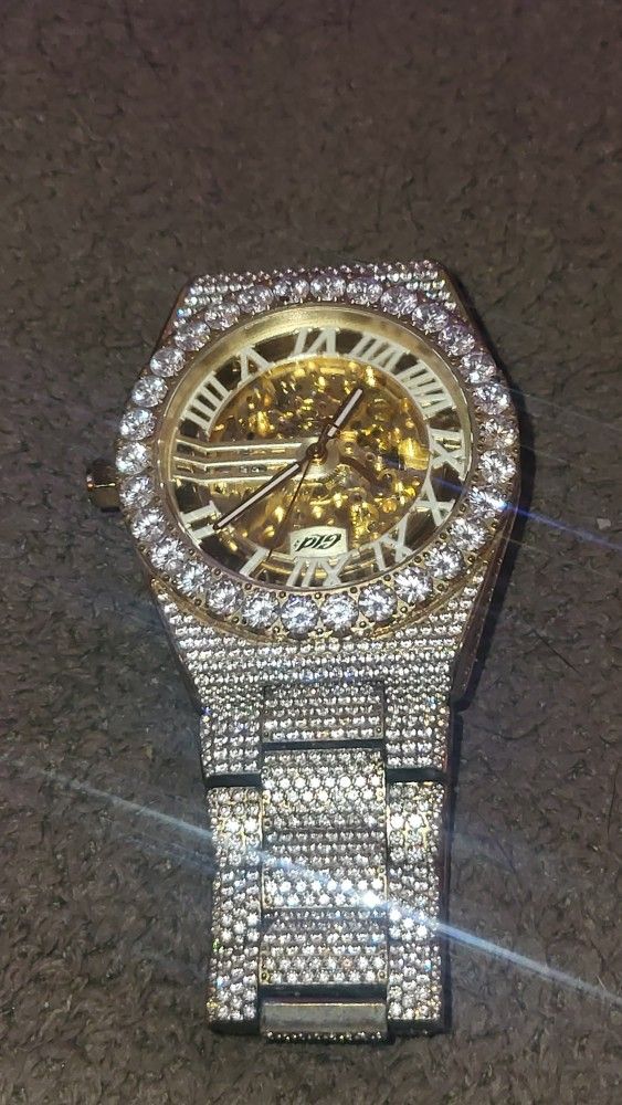 GLD - Luxury wristwatch